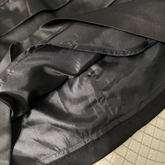 🛍️ cute little black mini skirt with excellent condition. - Picture 2 of 7